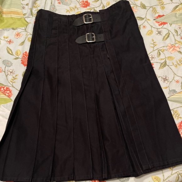 Versatta Black Kilt Skirt - Picture 12 of 15